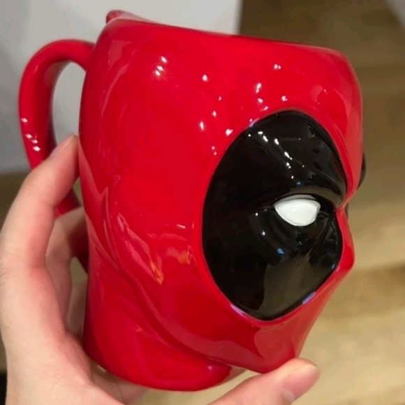 Deadpool Mug - Picture 2 of 3
